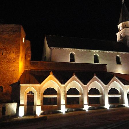 Le Puits Fortifie Salives Luaran gambar