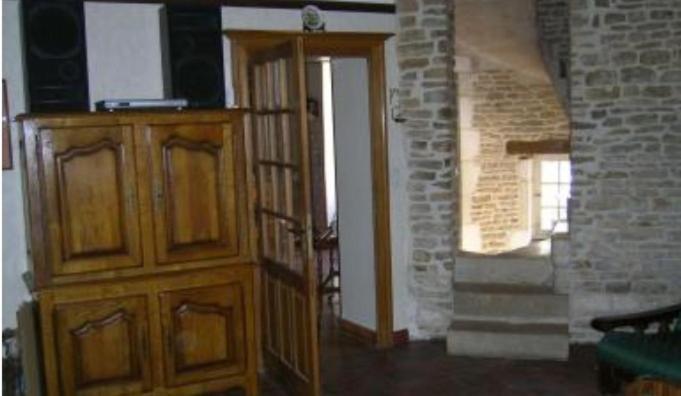 Le Puits Fortifie Salives Luaran gambar