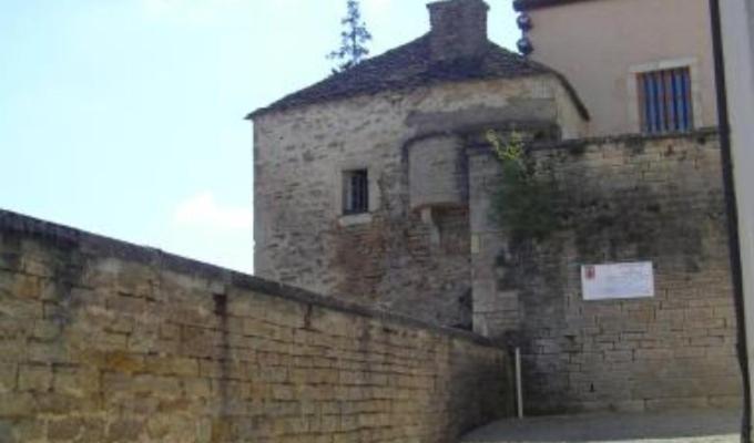 Le Puits Fortifie Salives Luaran gambar